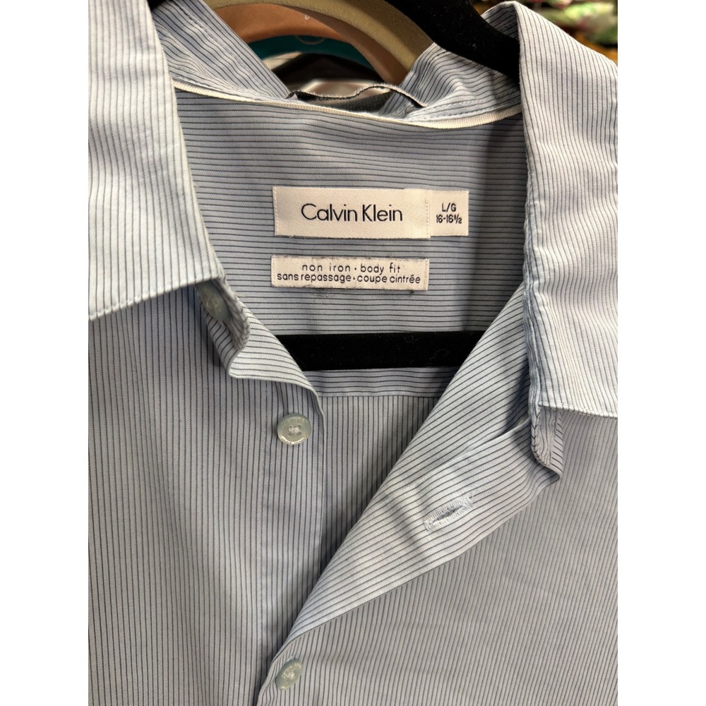 Calvin Klein Mens Non Iron Fit Dress Shirt Blue White Stripe L 16-16.5 34/35 - Picture 2 of 3